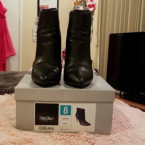 Mossimo Booties - Picture 2 of 5